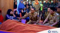 Temui Korban Banjir di Barru, Gubernur Nurdin: Pemerintah Harus Hadir