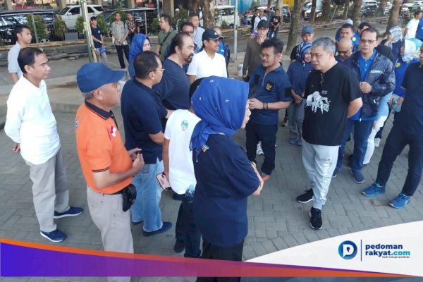 Surya Paloh di Pantai Losari Makassar: Trotoar Kualitas Paling Jelek