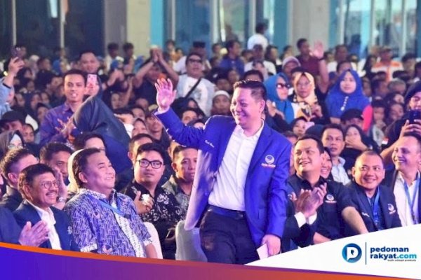 Relawan Rusdi Masse dan NasDem Peduli Keliling Kampung di Sulsel Semprot Disinfektan