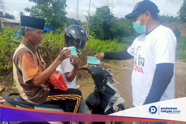 Bantu Pemerintah Atasi Covid-19, Hasnah Syam Bagikan Masker di Tempat Umum