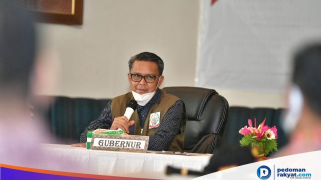 Gubernur Nurdin Keliling Daerah Salurkan Bantuan Penanganan Covid-19 Non-APBD