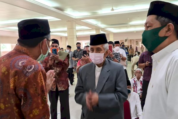 KH Sanusi Baco Menangis ke Gubernur Nurdin Ungkapkan Rasa Bangganya