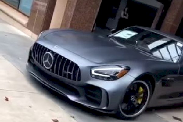 Puluhan Mobil Mewah Dijarah dari Dealer di Tengah Demonstrasi di AS