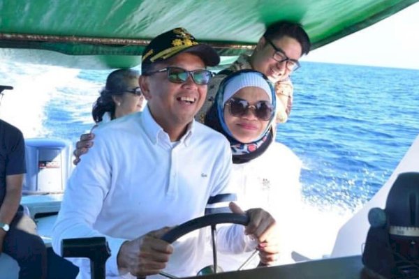 Cara Gubernur Nurdin Rayakan Ulang Tahun sang Istri ke-56