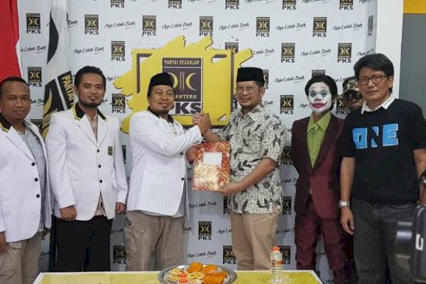 Bareng Ketua Majelis Syuro PKS, None: Terima Kasih Dukungannya