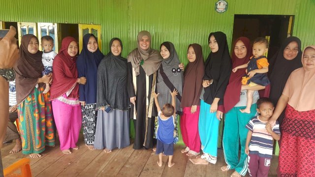 Suhartina Bohari Sasar Tiga Desa Secara “Door to Door”