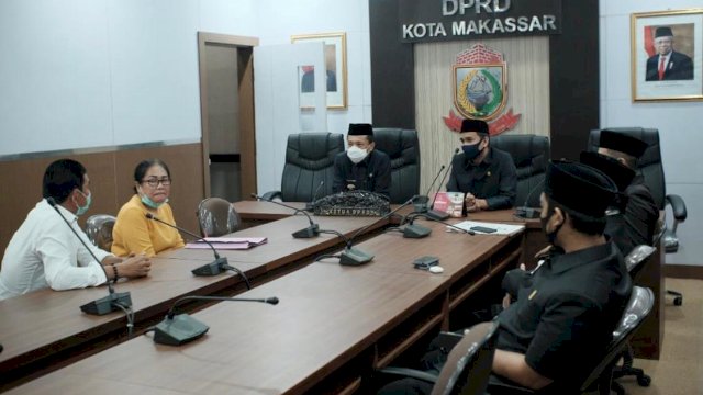 Rudi-Rudy Duduk Semeja Cari Solusi Nasib Pedagang Asongan di Makassar