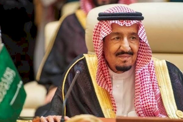 Raja Salman Arab Saudi Dibawa ke Rumah Sakit