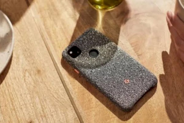 Google Bakal Daur Ulang Botol Plastik untuk Casing