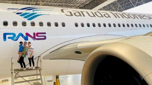 Logo Rans Entertainment di Badan Pesawat Garuda, Raffi: Kayak Mimpi