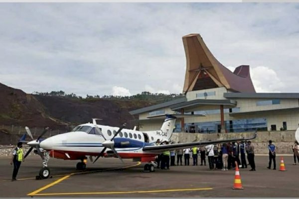 Uji Coba Pendaratan Pesawat di Bandara Toraja Berjalan Mulus