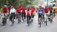 Fatmawati Rusdi Ditemani Rudal-dr Onasis Gowes Keliling Makassar
