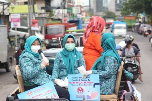 Berkeliling Kota, PKK Pemprov Sulsel dan Kota Makassar Kampanye Pemakaian Masker