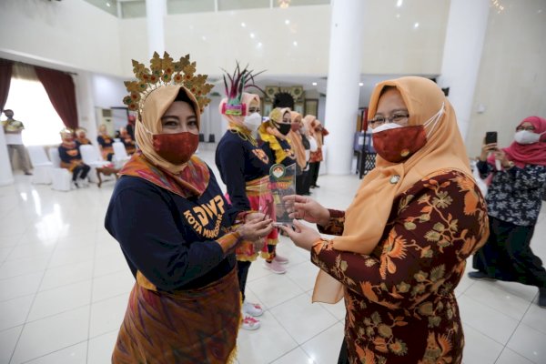 Gelar Lomba Senam Covid -19, DWP Kota Makassar Tuai Pujian