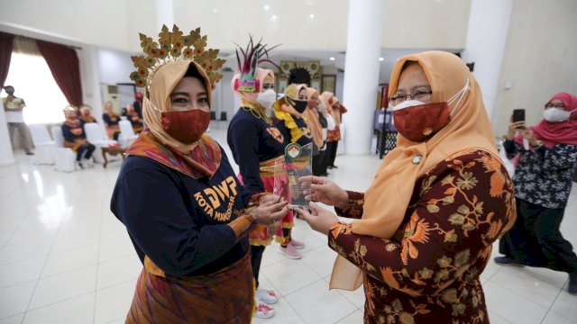 Gelar Lomba Senam Covid -19, DWP Kota Makassar Tuai Pujian