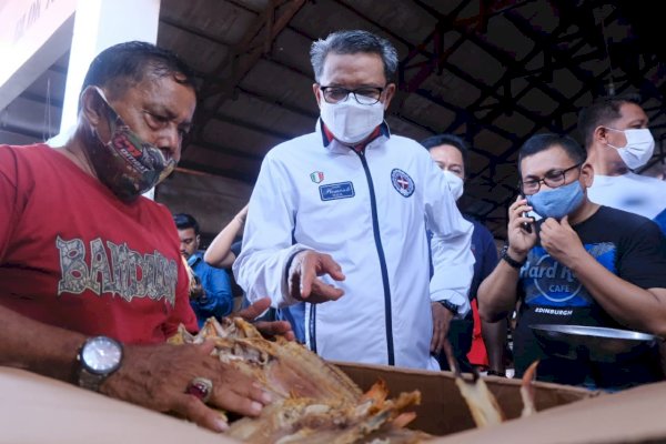 Gubernur Nurdin Pantau Kondisi Ekonomi Masyarakat di Pasar