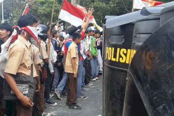Terungkap Cara Anak STM Bikin Ricuh di Demo, Bawa Oli Supaya Polisi Jatuh