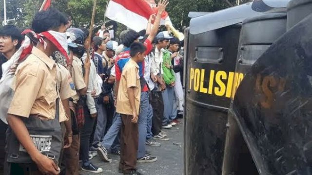 Terungkap Cara Anak STM Bikin Ricuh di Demo, Bawa Oli Supaya Polisi Jatuh