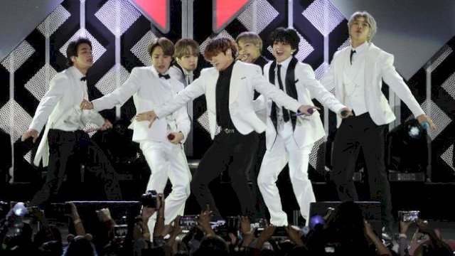 BTS menggoda penggemarnya dinamai ARMY