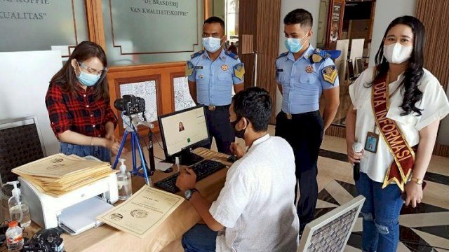 Lagi-lagi, Imigrasi Makassar Terbitkan Paspor di Hari Libur