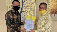 Sah! Taufan Pawe Terima SK Kepengurusan Golkar Sulsel dari Airlangga