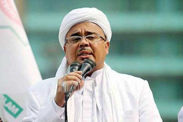 VIDEO: Tiba di Indonesia, Habib Rizieq Disambut Shalawat Badar