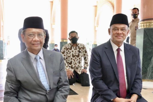 Foto Bareng Presidium KAMI Gatot, Mahfud MD: Allah Mempertemukan Saya