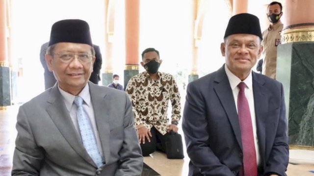 Mahfud MD foto bersama Presidium KAMI Gatot 