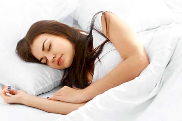 5 Tidur Manfaat Menguntungkan Tidur Miring ke Kiri