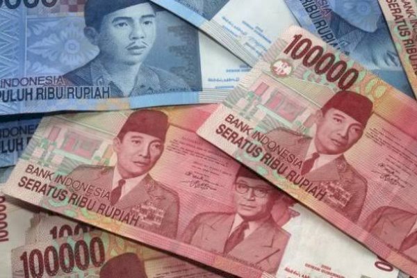 Corona Masih Tinggi, Rupiah Melemah ke Rp14.095