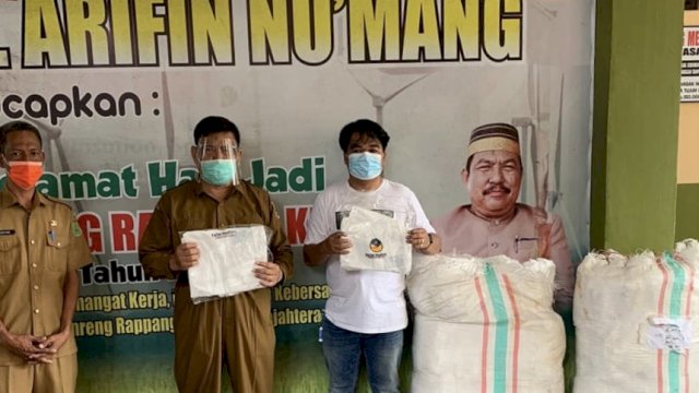 APD dari Rusdi Masse diserahkan ke sejumlah rumah sakit di Sidrap
