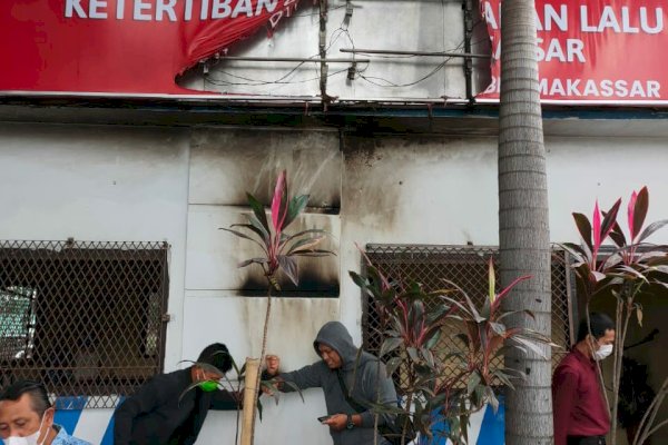 Tak Terprovokasi, Polisi Tenang Hadapi Teror Molotov di Posko Lalulintas di Makassar