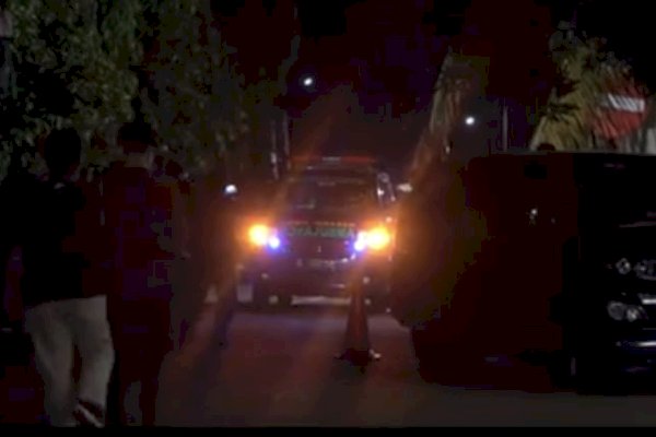 Detik-detik Jenazah Laskar FPI Tiba di Petamburan, Warga Sambut Antusias