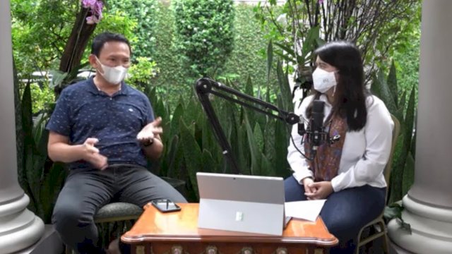 Ahok bersama anggota Fraksi PDI-P DPRD DKI Jakarta Ima Mahdiah