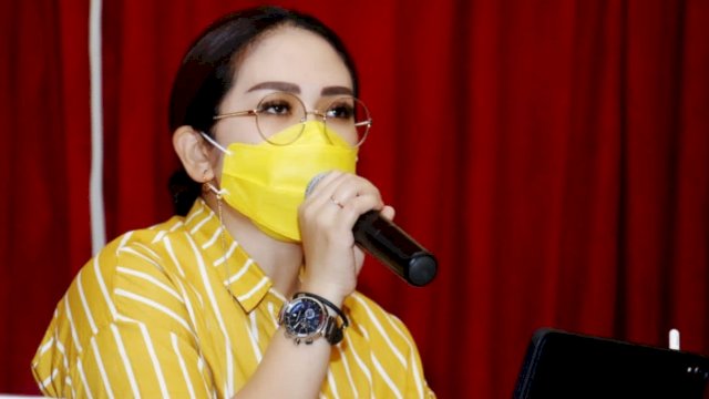 Anggota DPRD Sulsel dari Fraksi Golkar, Debbie Purnama Rusdin