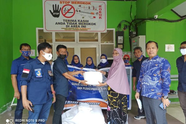 Angka Positif Covid-19 Meningkat, NasDem Pinrang Gerak Cepat Bagi APD ke Sejumlah Rumah Sakit