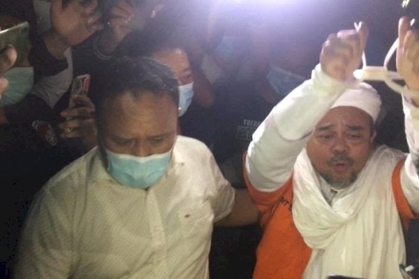 Fakta-fakta Penahanan Habib Rizieq, Dari Imam Salat sampai Teriakan Takbir