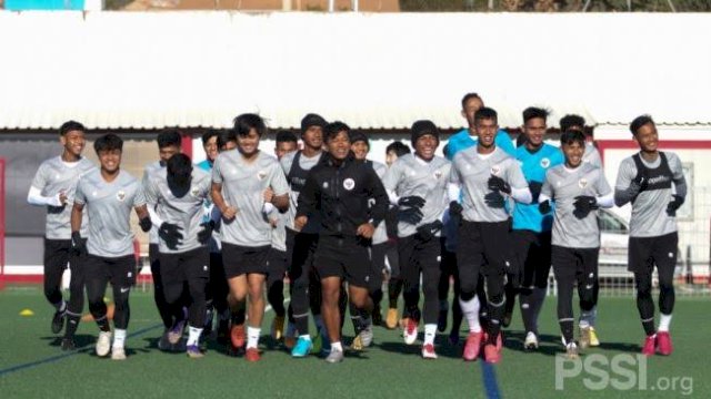 Lihat Timnas Indonesia U-19 Antusias Jalani TC di Spanyol