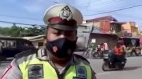 VIDEO: Polisi Beri Imbauan Hati-hati di Jalan, Dibelakangnya Langsung Ada Kecelakaan