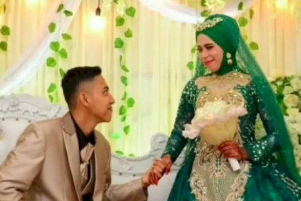 Viral Guru Nikahi Mantan Murid, Begini Kisah Petualangan Cintanya