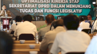 DPRD Makassar Beri Pelatihan Staf Khusus Dewan