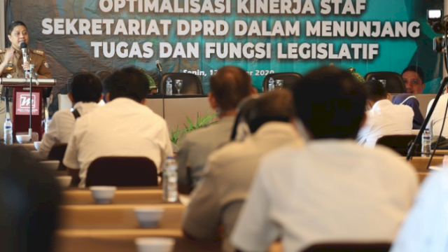 DPRD Makassar Beri Pelatihan Staf Khusus Dewan