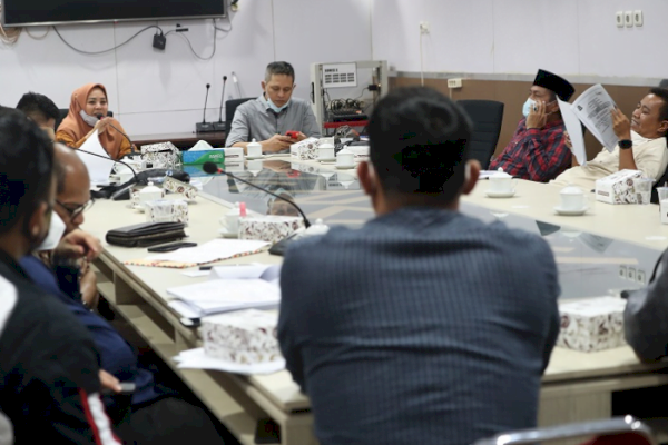 Komisi A DPRD Makassar Pertanyakan Retribusi Pasar Segar