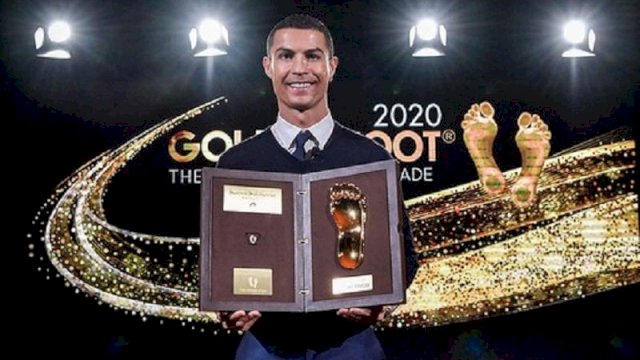 Cristiano Ronaldo Lebih Cepat Menangi Golden Foot Award