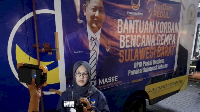 Ketua NasDem Makassar, Rachmatika Dewi melepas bantuan bagi korban gempa di Sulbar.