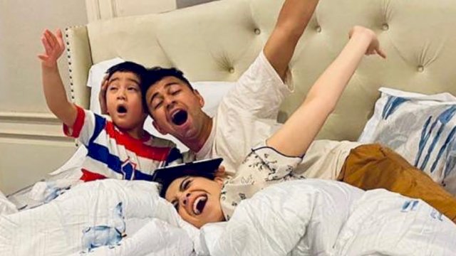 Raffi Ahmad bersama Nagita Slavina dan Rafathar