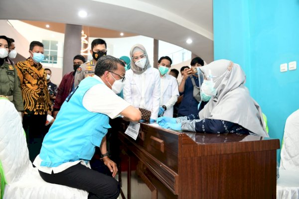 Buka-bukaan Nurdin Abdullah Istrinya Positif COVID Jadi Sebab Batal Divaksin