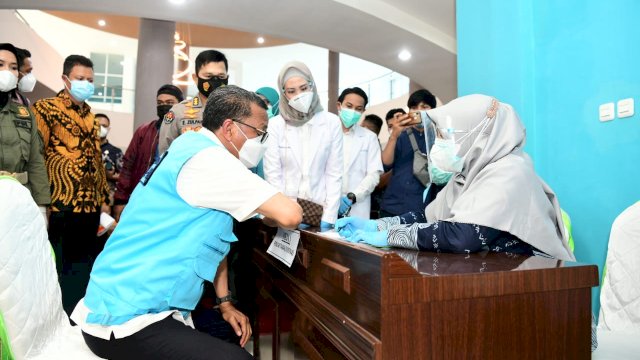 Buka-bukaan Nurdin Abdullah Istrinya Positif COVID Jadi Sebab Batal Divaksin