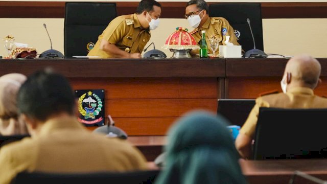 Gubernur Sulsel Nurdin Abdullah dan Wagub A Sudirman Sulaiman saat Rapat Koordinasi Evaluasi Kinerja 2020 dan Target 2021.