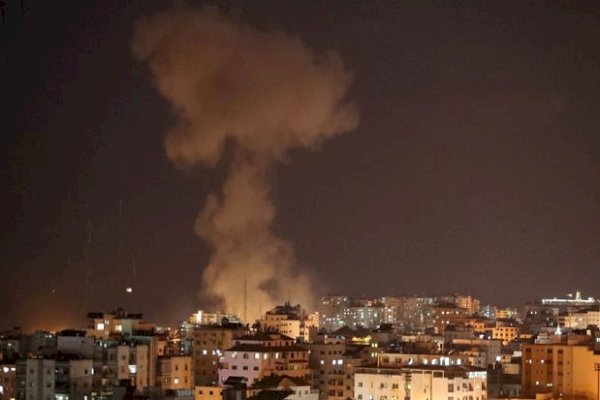 Saling Balas Roket, Israel Serang Hamas di Gaza